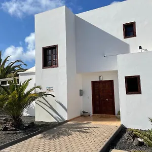  Villa Tropicana